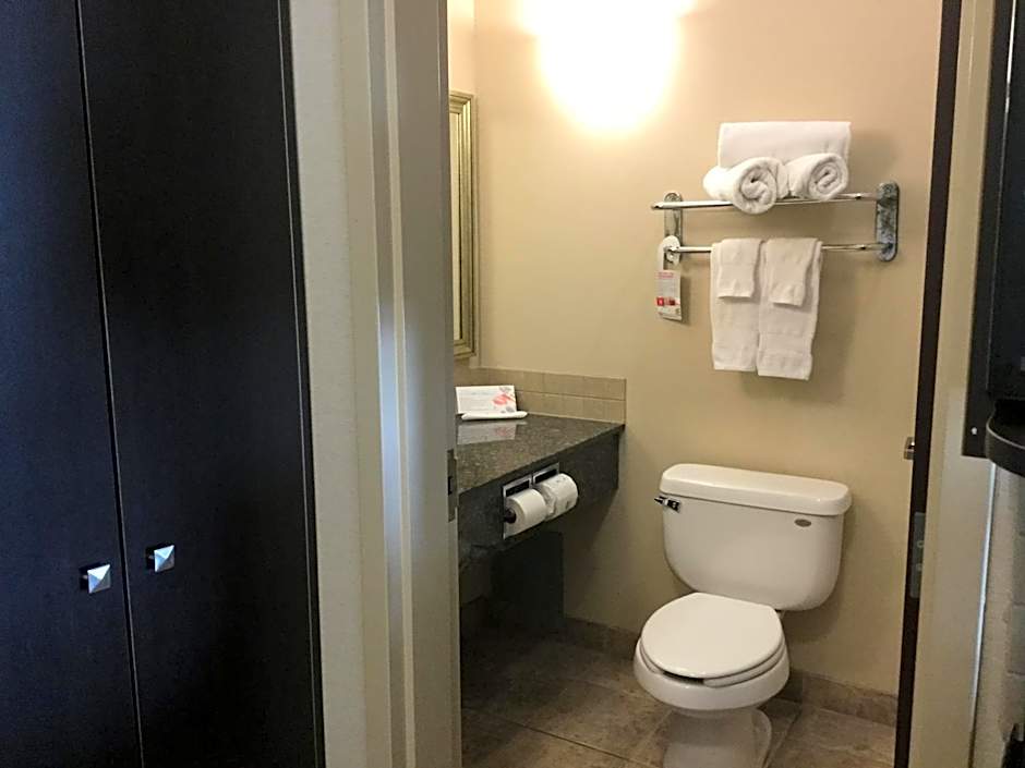 Ramada by Wyndham Pincher Creek