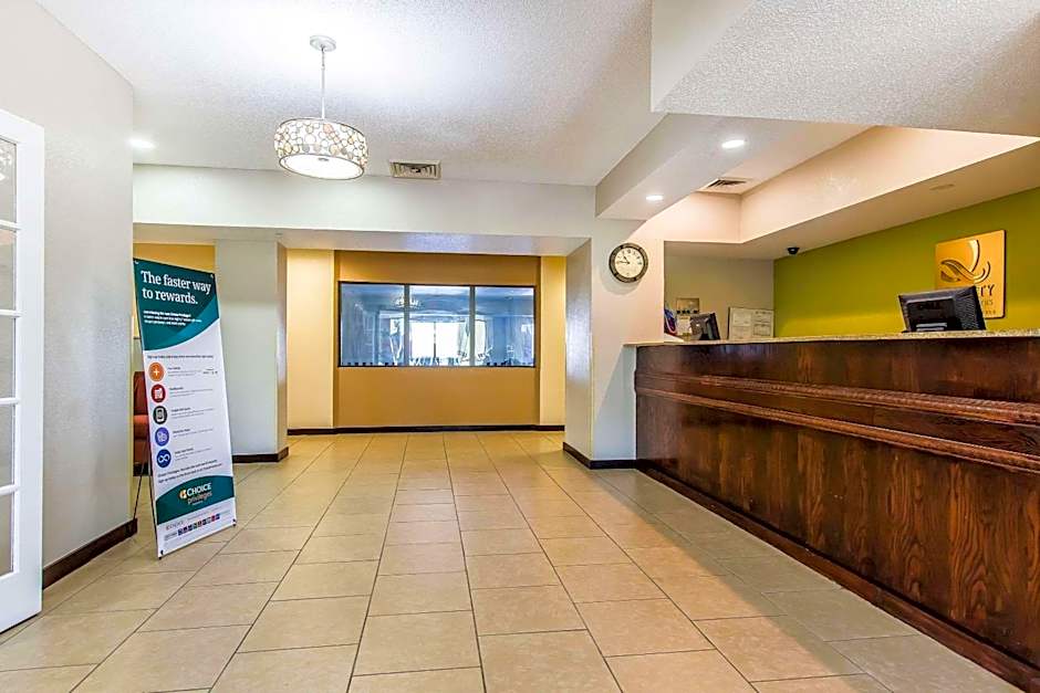 Quality Inn & Suites La Vergne