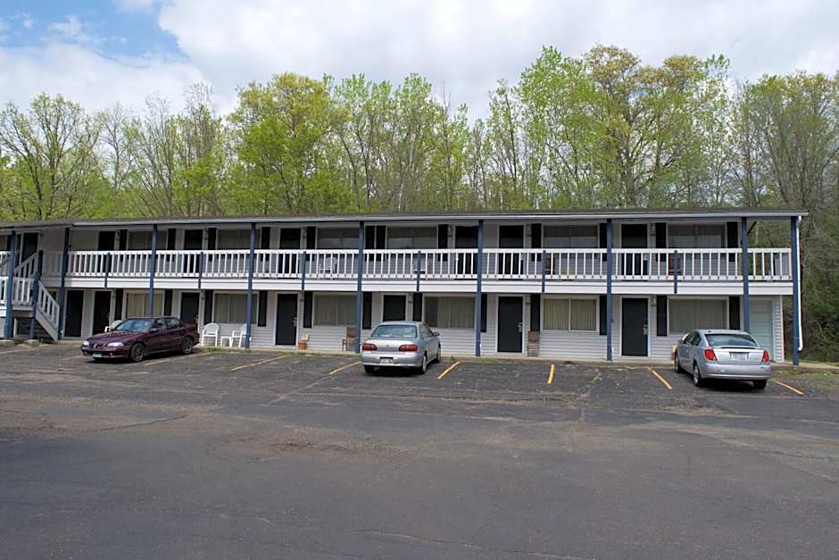 AmeriVu Inn & Suites - St Croix Falls