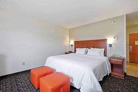 Deluxe King Room - Non-Smoking