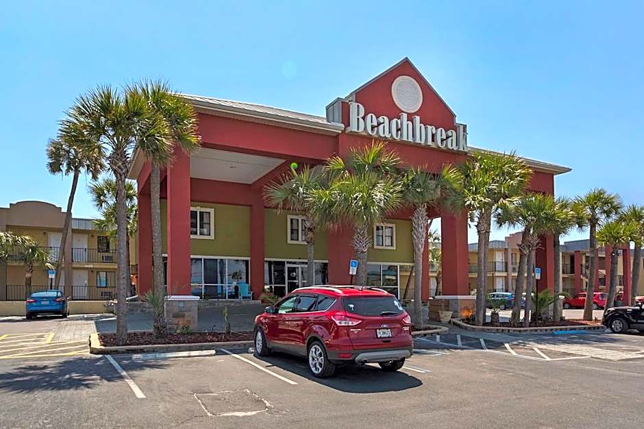 Ramada by Wyndham Panama City Beach / Beachfront