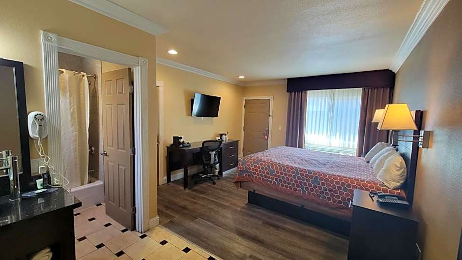 Marinwood Inn & Suites