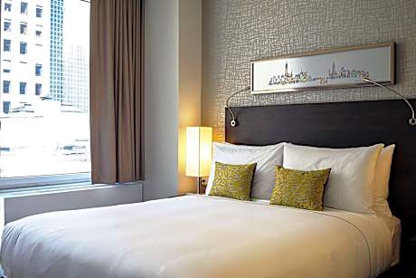 King Room with Balcony and Roll-in Shower - Mobility/Hearing Access