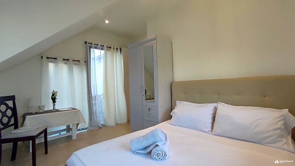 El Castillo Bed and Breakfast