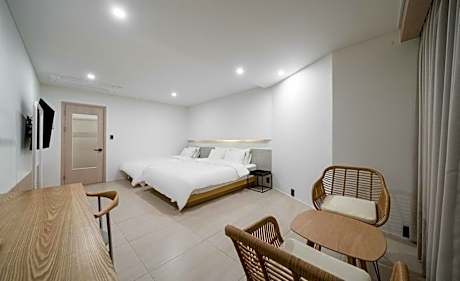 Deluxe Twin Room with Sea View