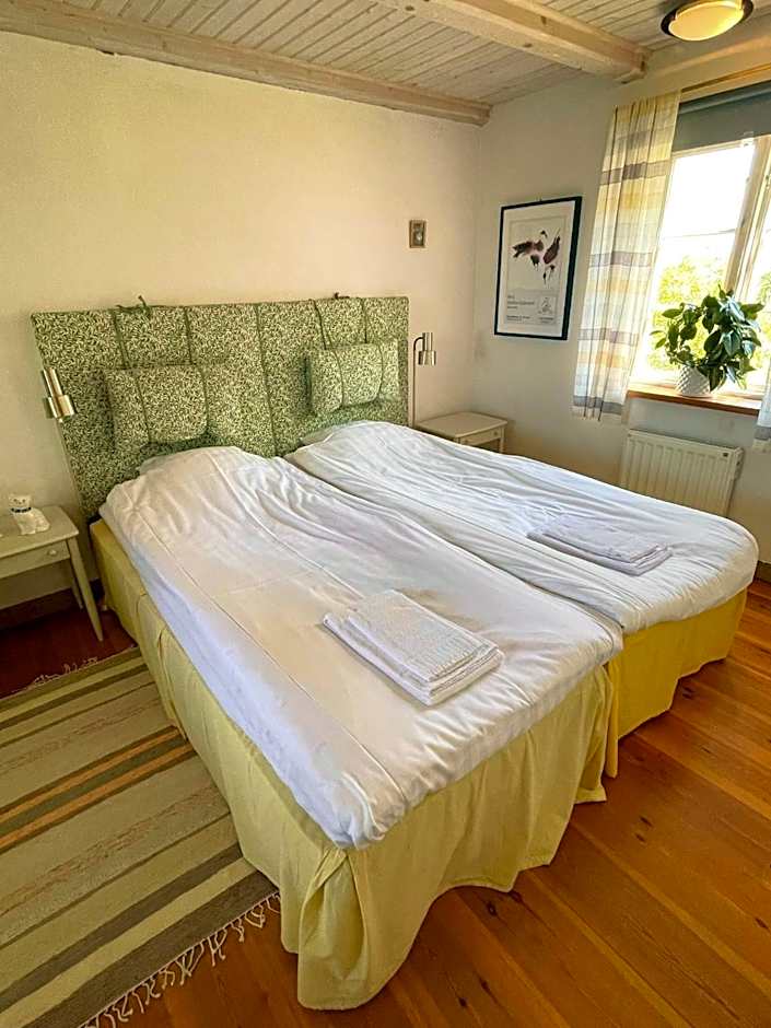 Photo 1 of 5 of Double Room