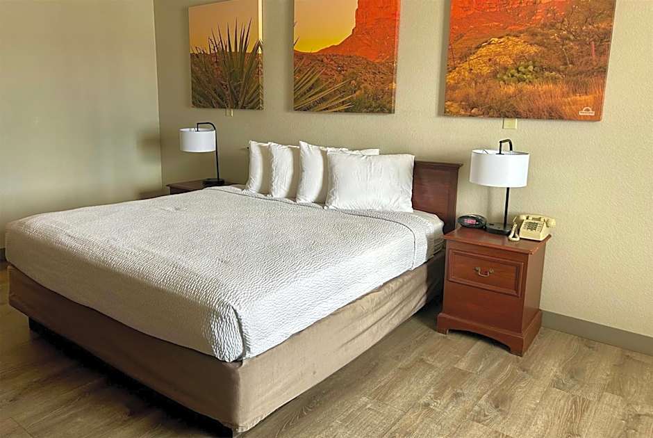 Days Inn by Wyndham Kingman West