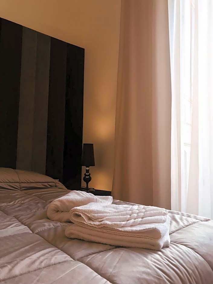 Motta Palace Apartments & Rooms