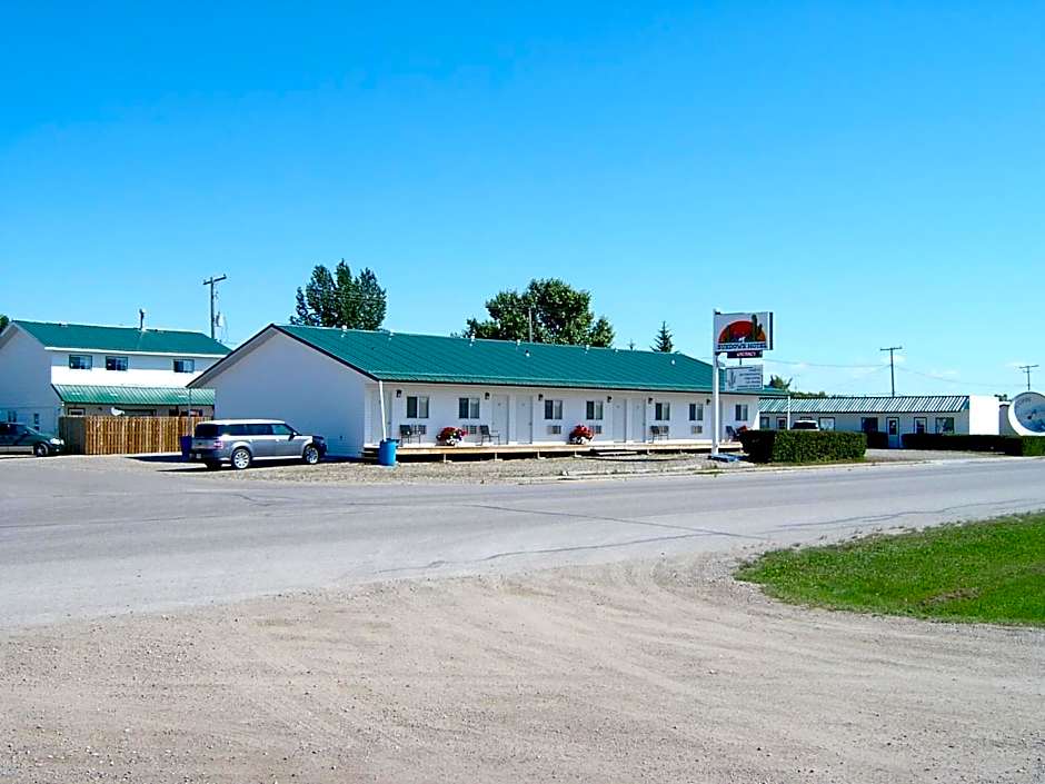 Photo 1 of 16 of Sundown Motel