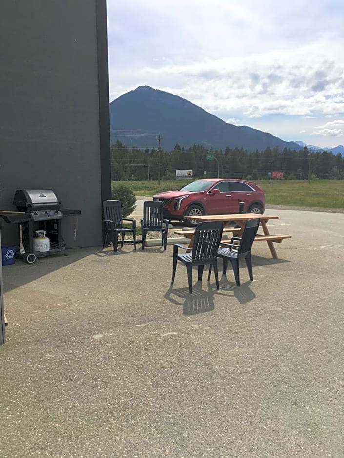 The Kanata Inns Invermere