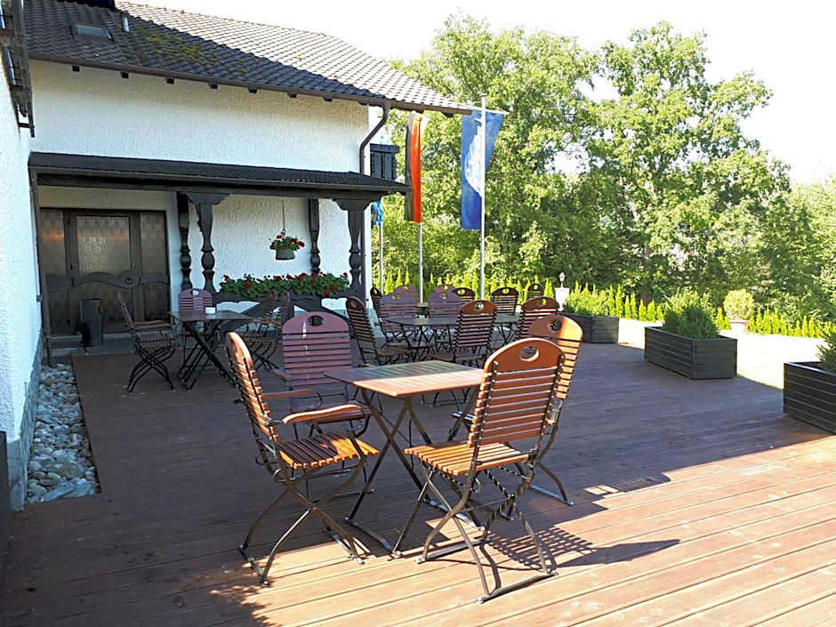 Hotel - Gasthof Spessarttor & Hotel Bergwiesen -hier auf Wunsch Zimmer mit Balkon