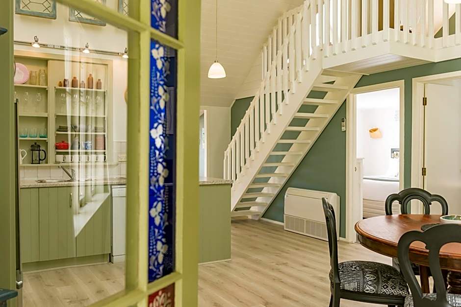 Arcadia Lodge Russell