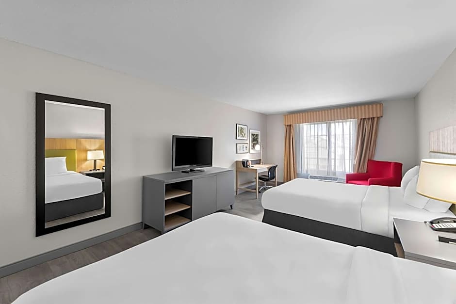 Country Inn & Suites by Radisson, Topeka West, KS