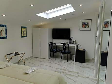 Deluxe Single Room