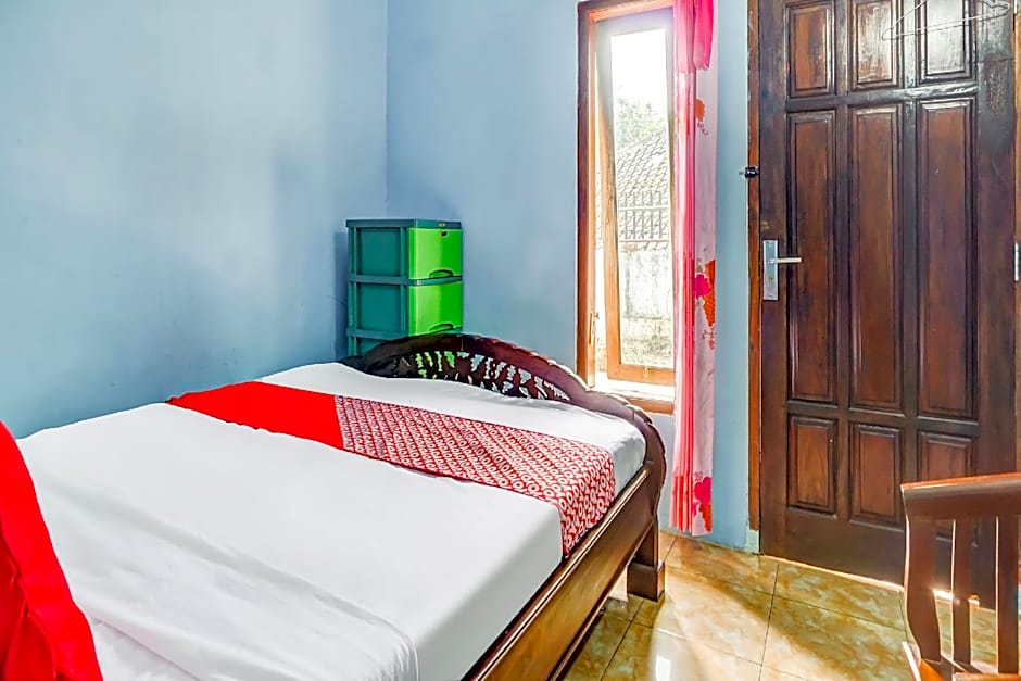 OYO Life 90879 Ara Predator Funpark