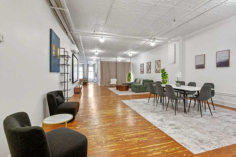 Massive SoHo Loft 4 Bedrooms 2 Bath 8 beds