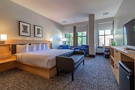 1 King Bed