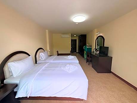 Deluxe Twin Room with Balcony
