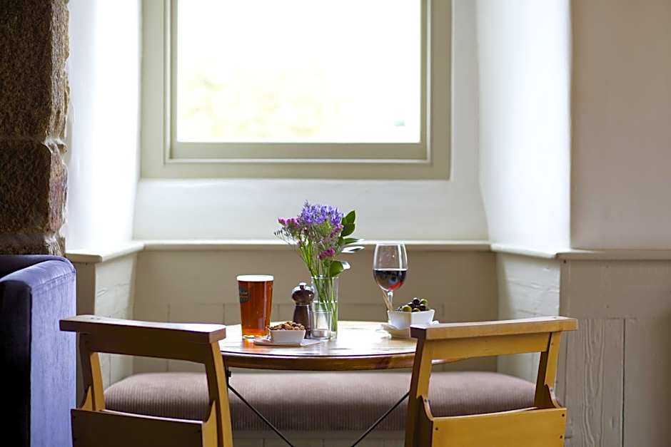 The Plume of Feathers