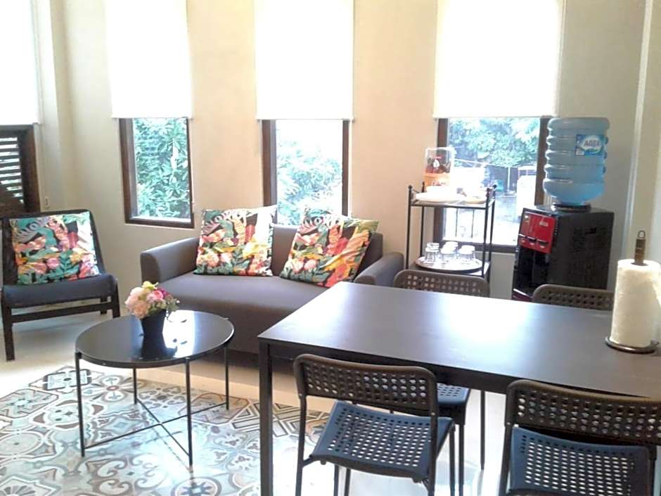 SaBi Guest House - Strategic Family -married couples only- Hostel in Prawirotaman