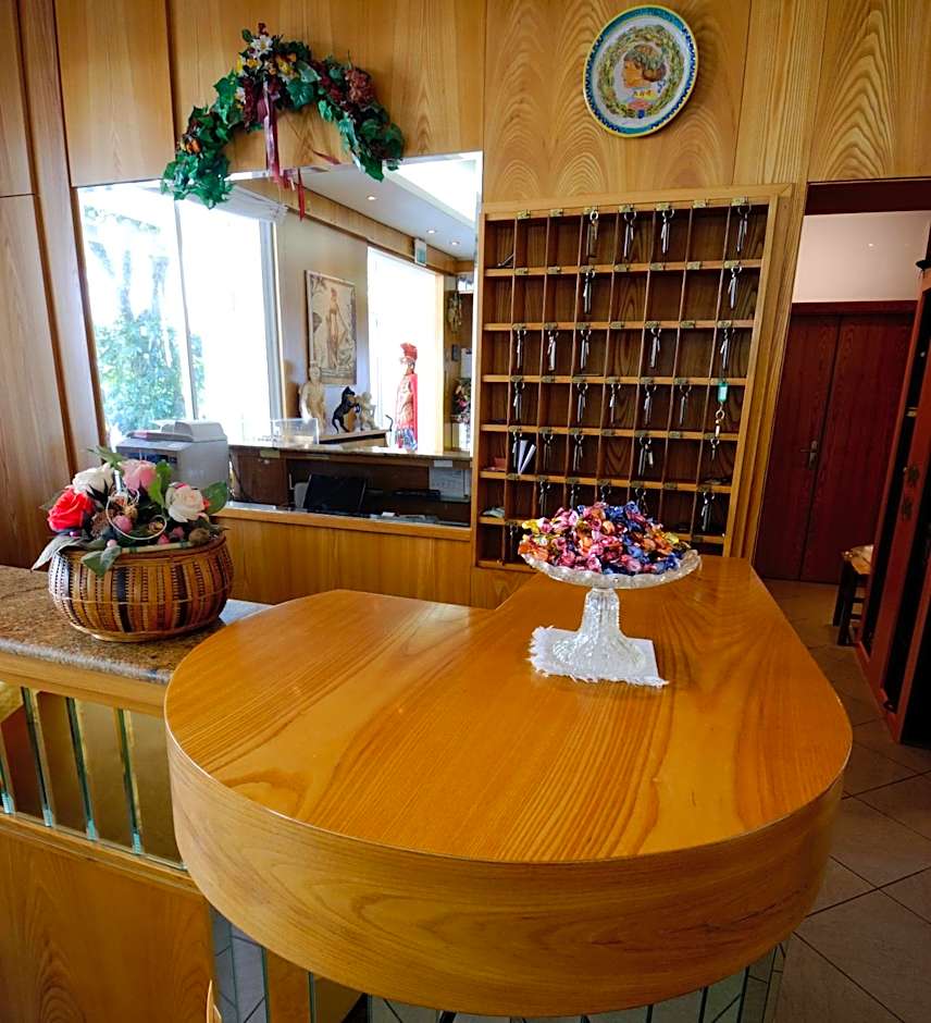 Hotel Villa dei Fiori - sul mare con piscina