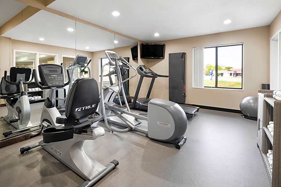 Garner Topeka West By IHG