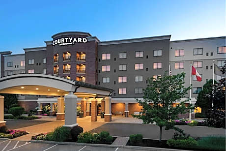 Courtyard by Marriott Buffalo Airport