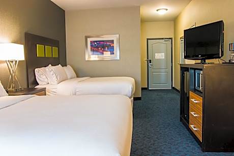 Queen Room with Two Queen Beds - Hearing Accessible/Non-Smoking