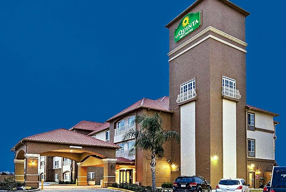 La Quinta Inn & Suites by Wyndham Houston Hobby Airport