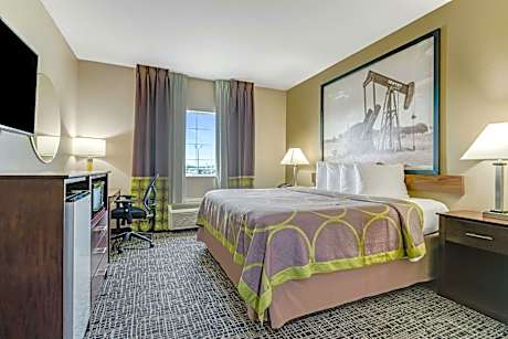 King Suite with Kitchenette - Non-Smoking