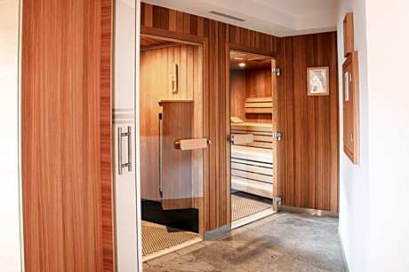 Suite with Sauna