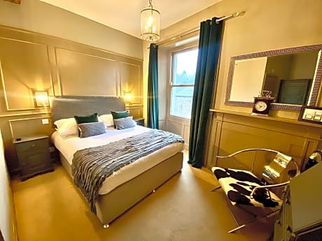 Luxury Double Room with Shower