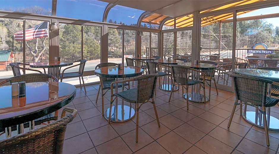 Days Inn by Wyndham Prescott