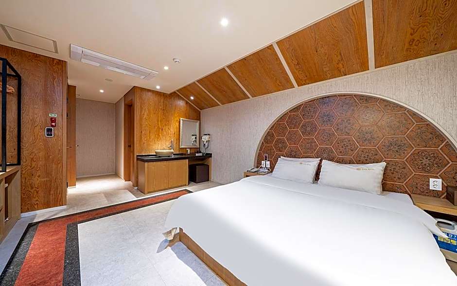 Hwaseong (Hyangnam) elga tourist hotel