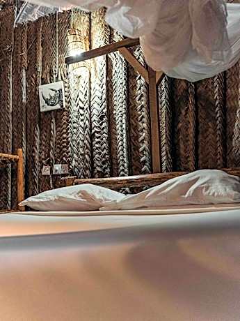 Bungalow with Shared Bathroom