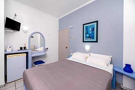 Economy Double Semi Basement Level Room