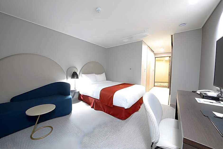 GOLDEN TULIP ESSENTIAL NAMGANG