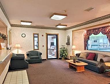 Super 8 by Wyndham Gretna
