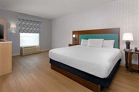 1 King Bed 1 Bedroom Suite Nonsmoking