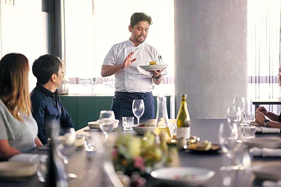 Midnight Hotel, Autograph Collection