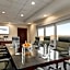 Holiday Inn Express & Suites Lexington NW-The Vineyard by IHG