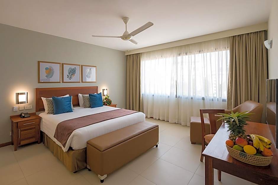 Sea Cliff Court Hotel & Luxury Apartments