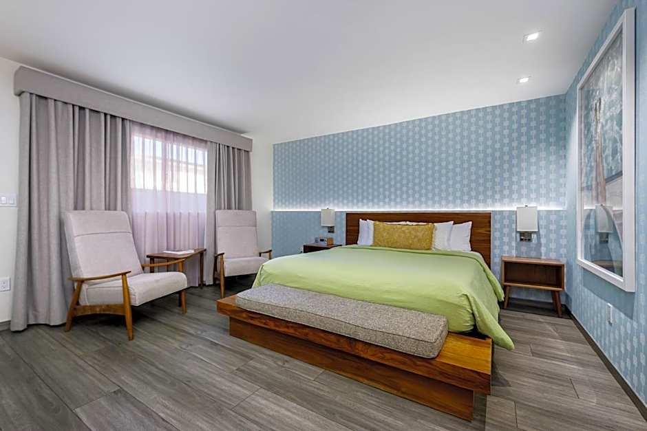 Skylark Hotel