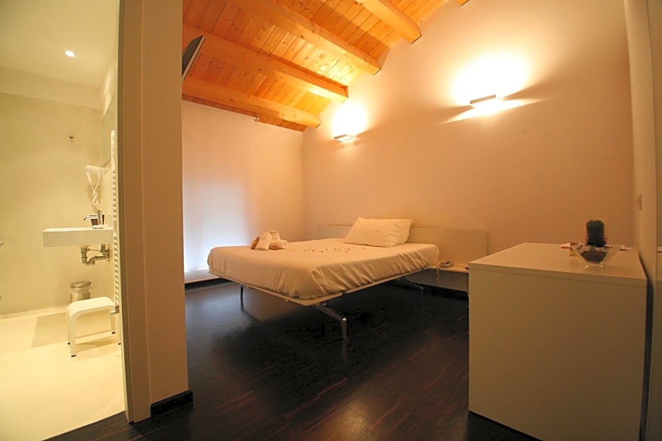 15.92 Hotel