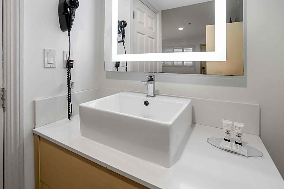 Signature Inn Berkeley