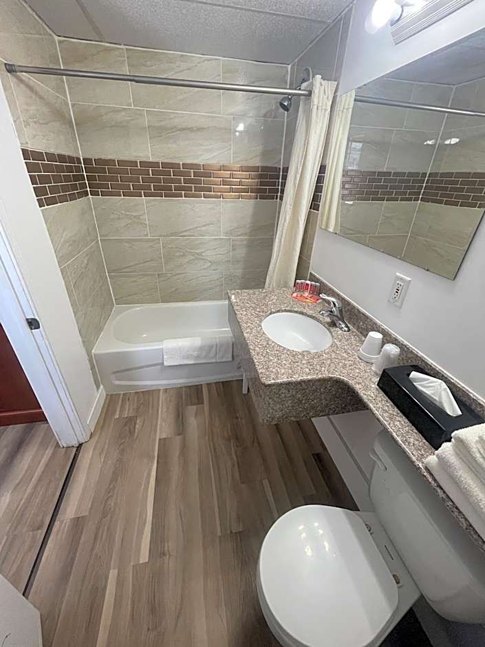 Super 8 by Wyndham Pembroke