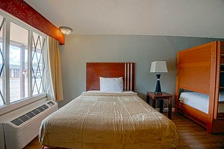 Family Studio Full Bed with Bunk Bed