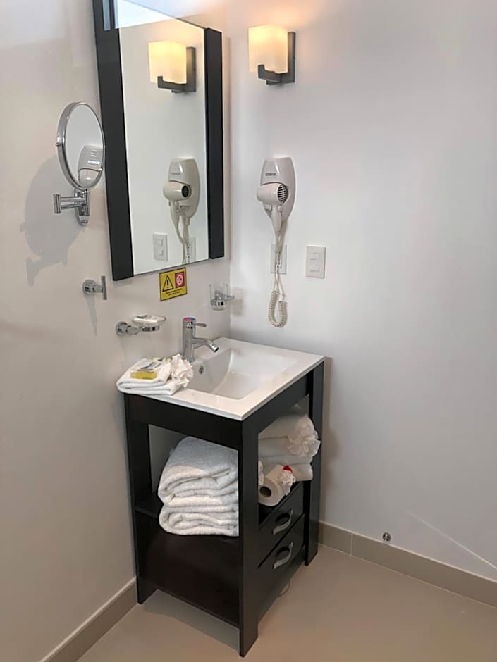 Suites Malecon Cancun