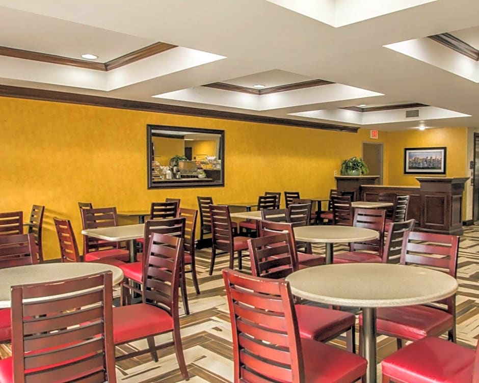 Quality Suites NYC Gateway