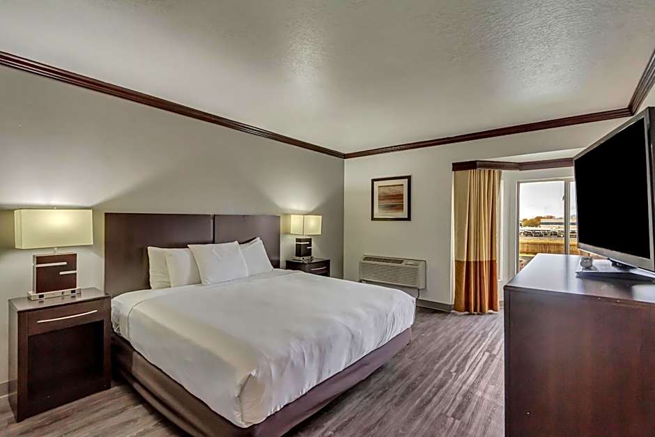Photo 1 of 1 of 1 King Bed, Accessible, Roll in Shower